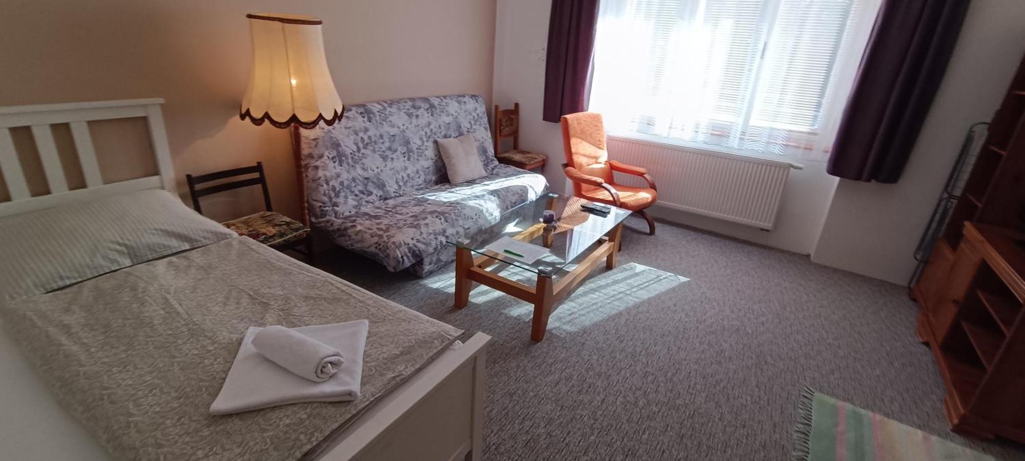Apartman Horni Slavkov Hodinarstvi Eksteriør bilde